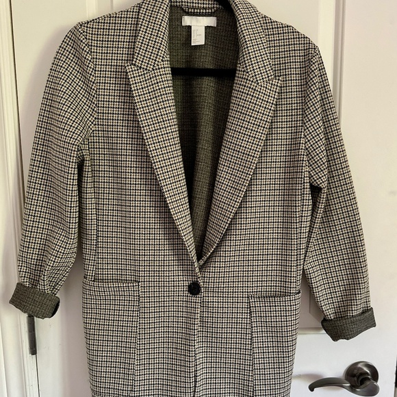 Blazer - Picture 1 of 2